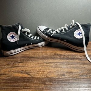 Converse Shoes Size 8